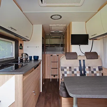 キャンプ場 Encar - Blizej Nie Bedzie ザトル