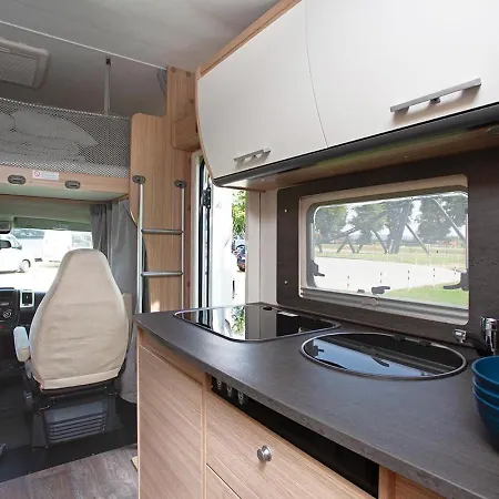 Encar - Blizej Nie Bedzie キャンプ場 ザトル